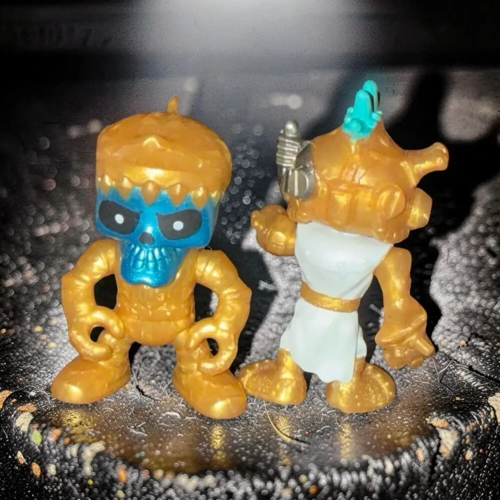 Moose Treasure X Sunken Gold Skeleton Hunter Action Figures Cake Topper 2.5